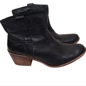 KOOKAI black leather ankle boots 37(7)